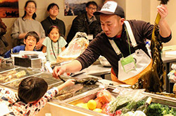 SANRIKU漁師と学ぶ生ワカメ体験　食育イベント